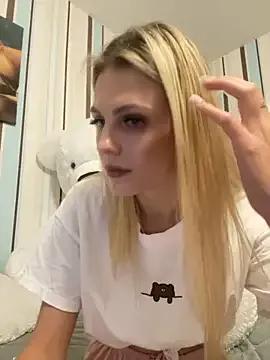 My_Hotgirl from StripChat is Freechat