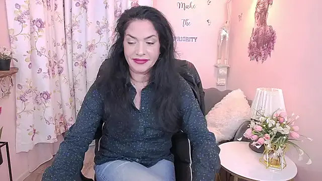 Girls: try live performances with matured performers, from dancing to quirks, in a variety of beautiful sex cams.