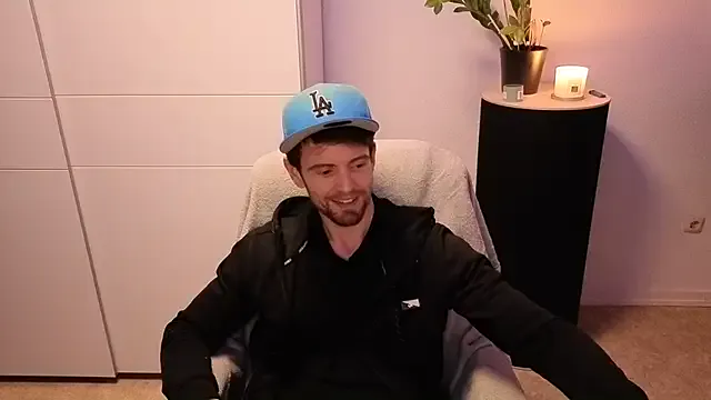 Mystery_Mark from StripChat is Freechat