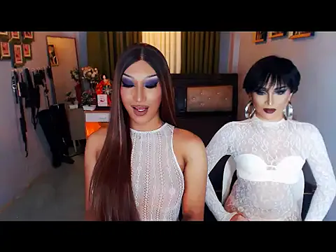 MystiqueQueen from StripChat is Freechat