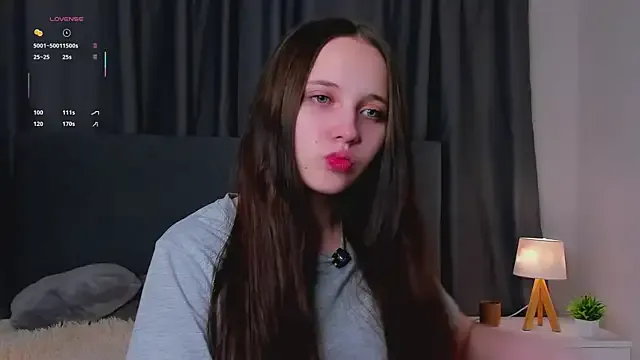 NadiaGnegy from StripChat is Freechat