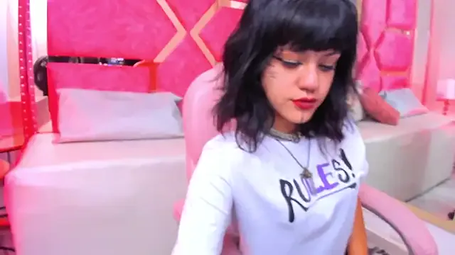 Nahemont_Sadish from StripChat is Freechat