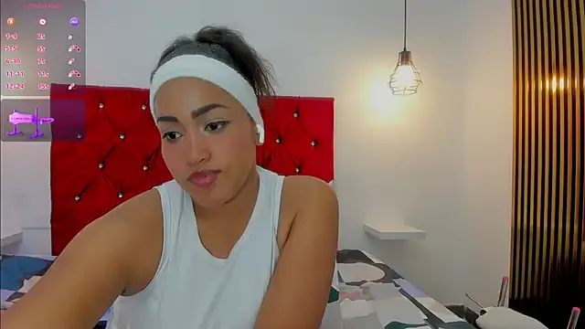 NahomiWalker_ from StripChat is Freechat