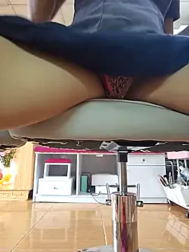 Nail_Yummy from StripChat is Freechat