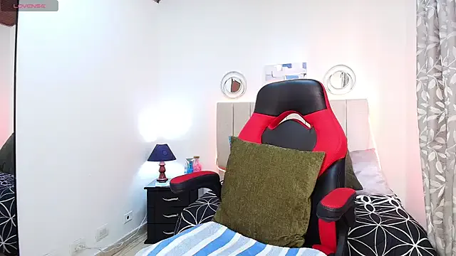 Girls: try live performances with matured performers, from dancing to quirks, in a variety of beautiful sex cams.