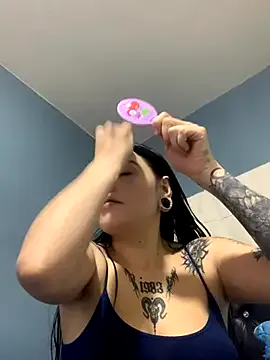 Naomii2 from StripChat is Freechat