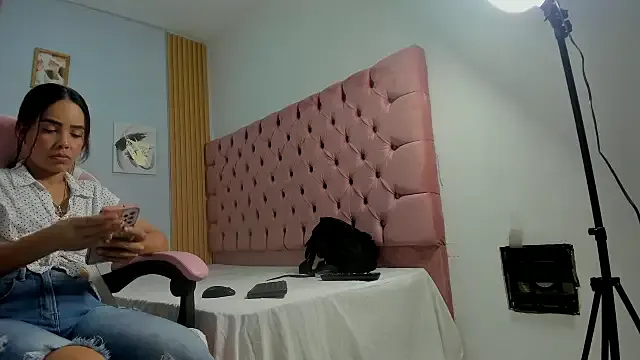 Girls: try live performances with matured performers, from dancing to quirks, in a variety of beautiful sex cams.