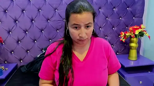NaomyPrinces from StripChat is Freechat