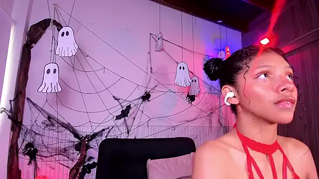 natalia_blue from StripChat is Freechat