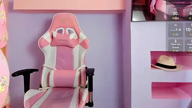 NatashaLimaa from StripChat