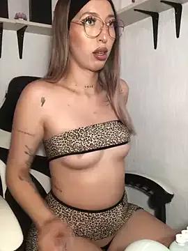 natasharosemxx from StripChat is Freechat
