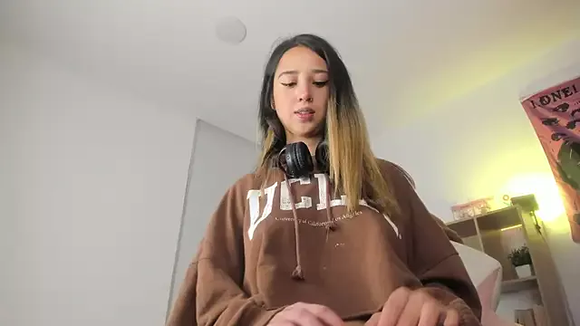 Girls: try live performances with matured performers, from dancing to quirks, in a variety of beautiful sex cams.