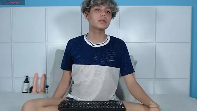 NathanBell from StripChat is Freechat