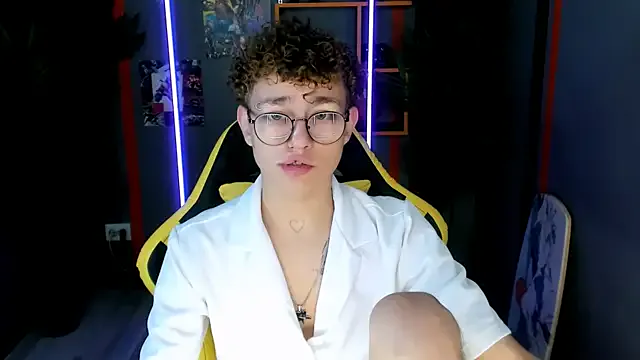 NathanCurl from StripChat is Freechat