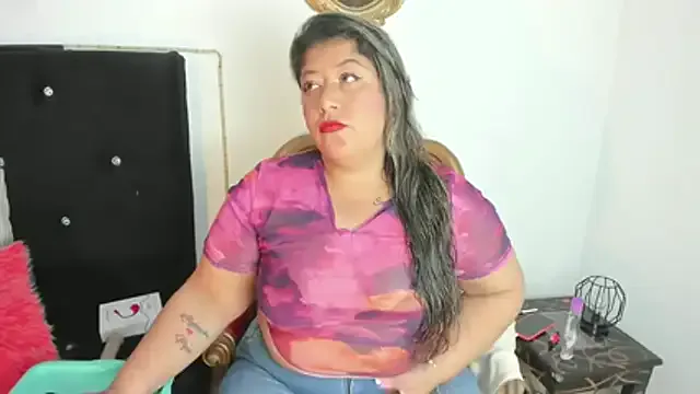 NaughtyAmeliaThompson69 from StripChat is Freechat