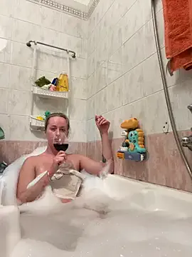 NaughtyAmore from StripChat is Freechat