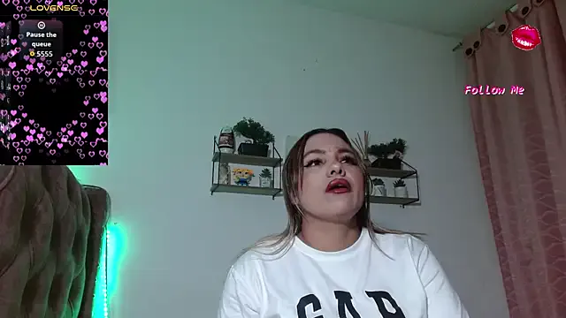 naugtyqueen from StripChat is Freechat