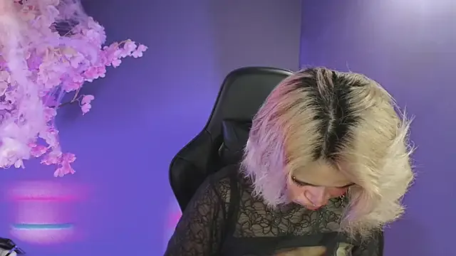 Navier__ from StripChat is Freechat