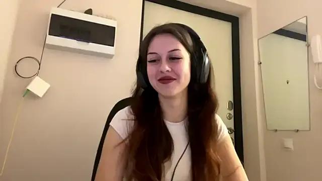 Nayra_flash from StripChat is Freechat