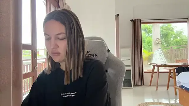 Girls: try live performances with matured performers, from dancing to quirks, in a variety of beautiful sex cams.