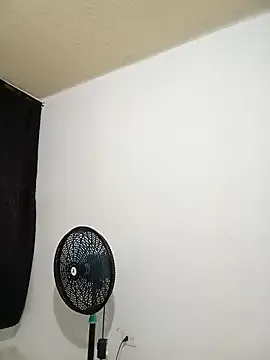 Nelsareth from StripChat is Freechat