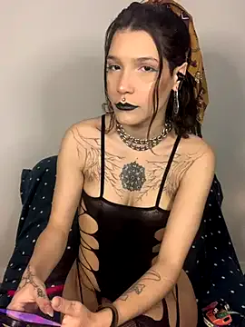 nickelfie from StripChat is Freechat