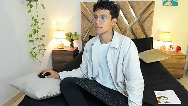 nickolas_moon from StripChat is Freechat