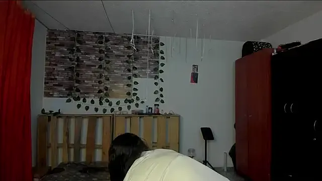 nicole_volkov from StripChat is Freechat