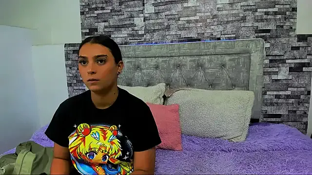 Girls: try live performances with matured performers, from dancing to quirks, in a variety of beautiful sex cams.