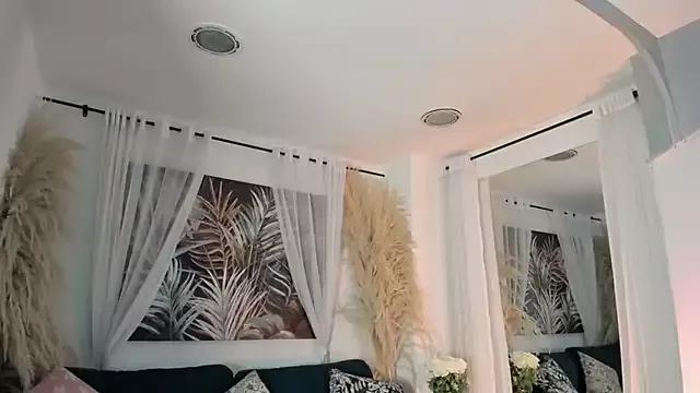 Girls: try live performances with matured performers, from dancing to quirks, in a variety of beautiful sex cams.
