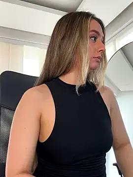 nicollefiorett from StripChat is Freechat