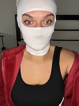 Nikki_Hoee from StripChat is Freechat