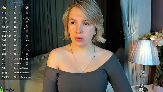 Nikki_Kai from StripChat