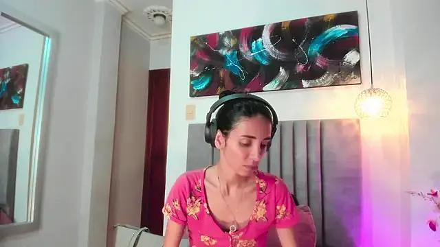 Nina_Cavaali from StripChat is Freechat