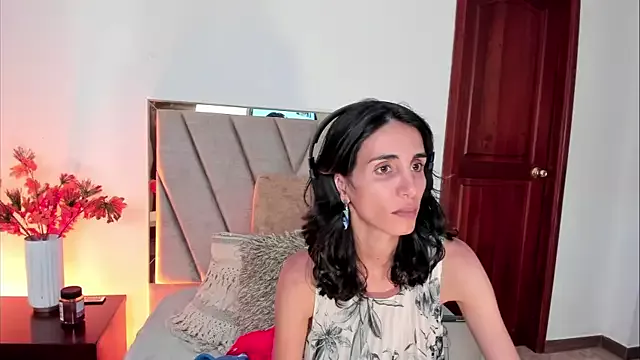 Nina_Cavaali from StripChat