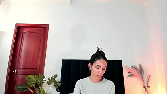 Nina_Cavaali from StripChat