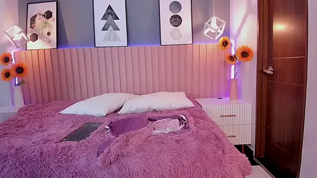 Nina_Ford from StripChat