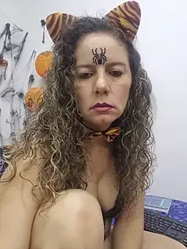 Nina_vallon from StripChat is Freechat