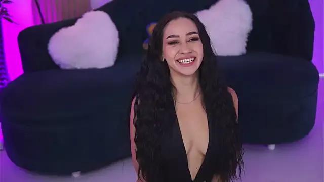 NinaSolenne from StripChat