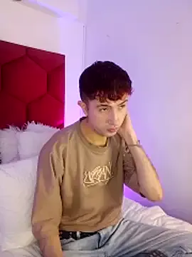 Noah_Xitruxx from StripChat is Freechat