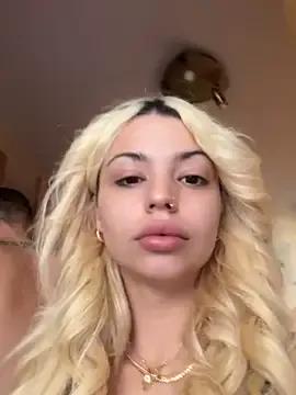 Noeliagglow from StripChat is Freechat