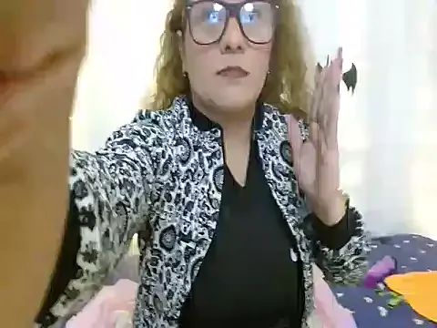 NoraParkeer from StripChat