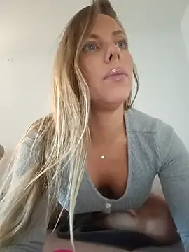 Nova-Lee from StripChat