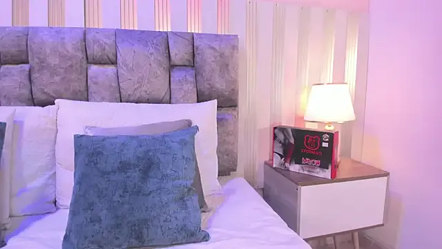 Girls: try live performances with matured performers, from dancing to quirks, in a variety of beautiful sex cams.