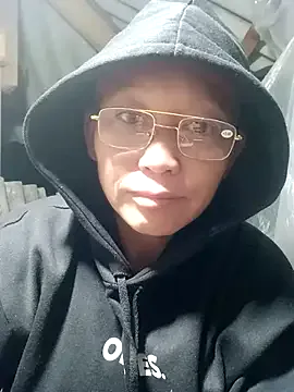 nui-show from StripChat is Freechat