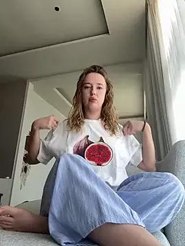 Nura_n_Sarah from StripChat is Freechat