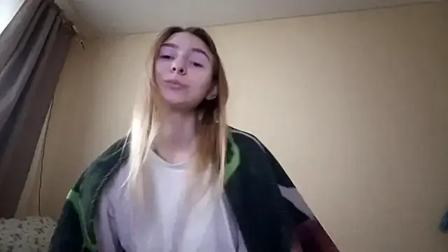 Nymera_flare from StripChat is Freechat