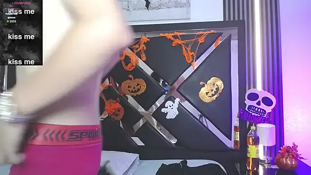 oblivionlove from StripChat is Freechat