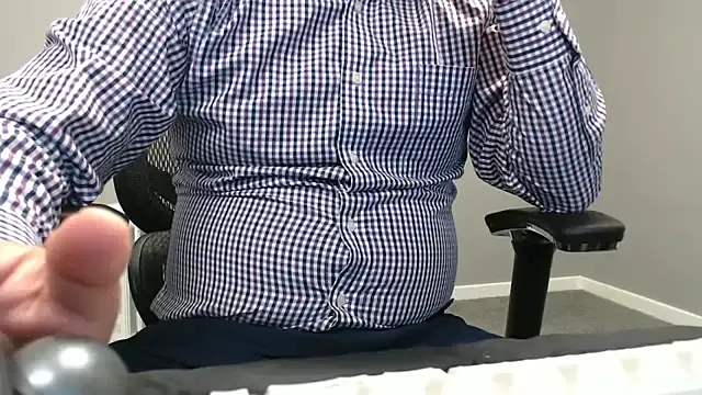 OfficeBoy_M from StripChat is Freechat