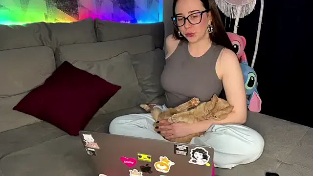 OhNicolle from StripChat is Freechat